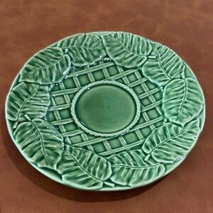 Bordallo Pinheiro Green Majolica Basketweave Leaf Salad Plate 7.25”